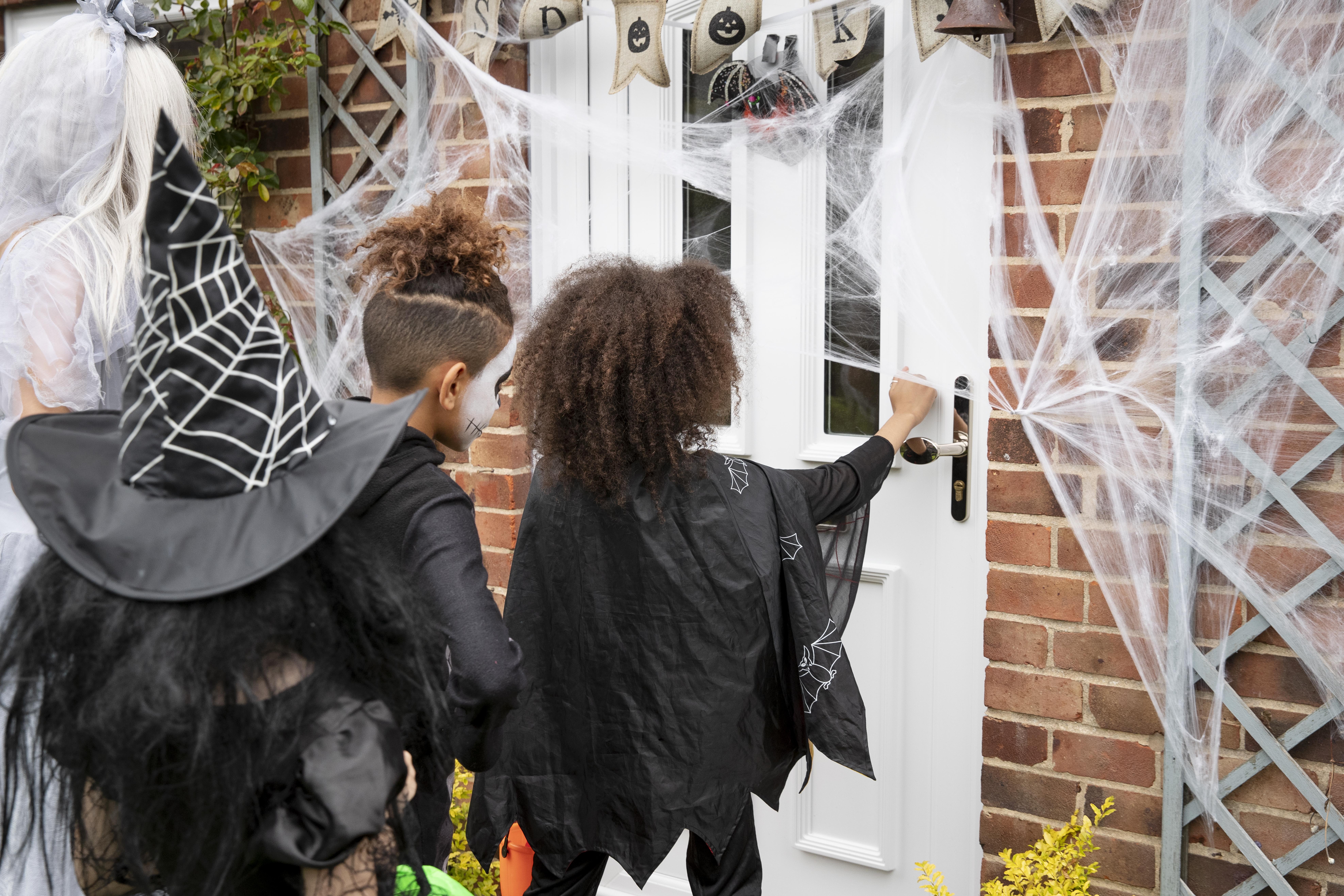 Read more about the article How to Choose the Best Haunted Escape Room for Your Group